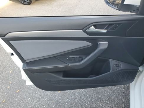 New 2026 Volkswagen Jetta SE FWD image 12