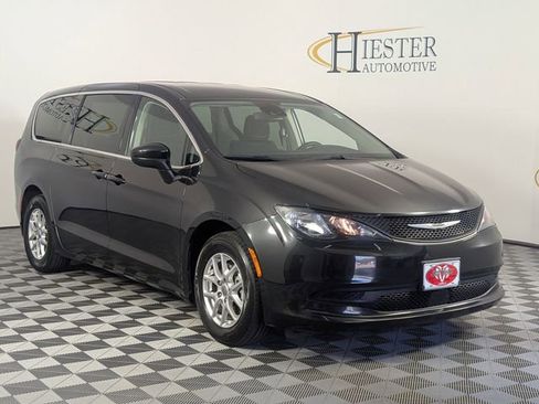 Certified 2023 Chrysler Voyager LX image 2