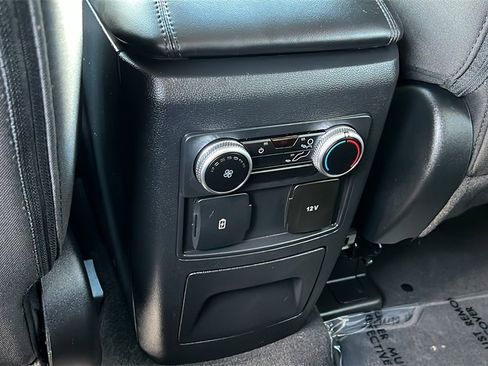 Certified 2022 Ford Explorer XLT image 8