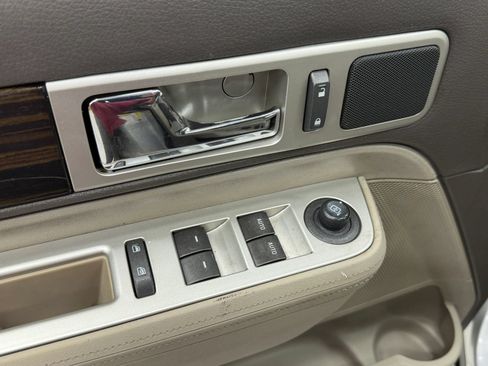 Used 2010 Lincoln MKX 2WD image 22