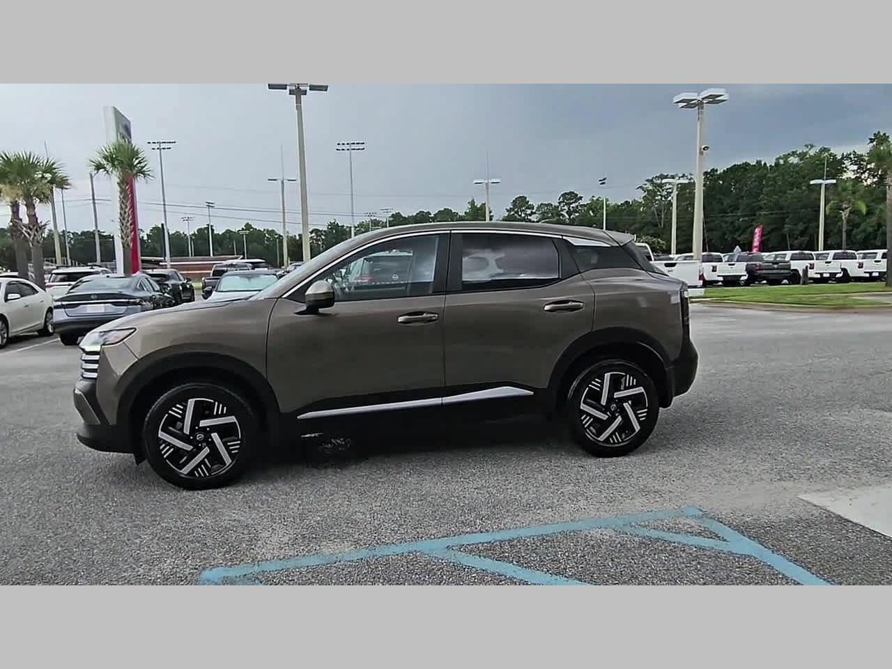 Used 2025 Nissan Kicks SV FWD image 26