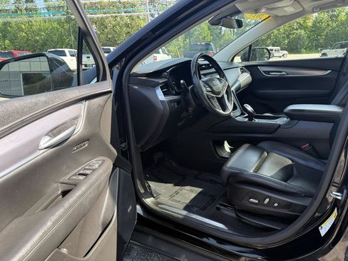 Used 2017 Cadillac XT5 Luxury w/ Driver Awareness Package FWD image 15
