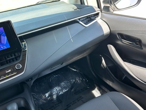 Used 2023 Toyota Corolla LE FWD image 16