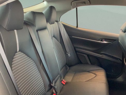 Used 2019 Toyota Camry SE FWD image 31