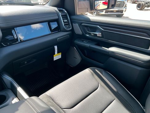 New 2026 RAM 1500 Laramie w/ Night Edition AWD/4WD image 10