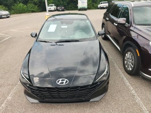Used 2023 Hyundai Elantra SEL FWD image 12