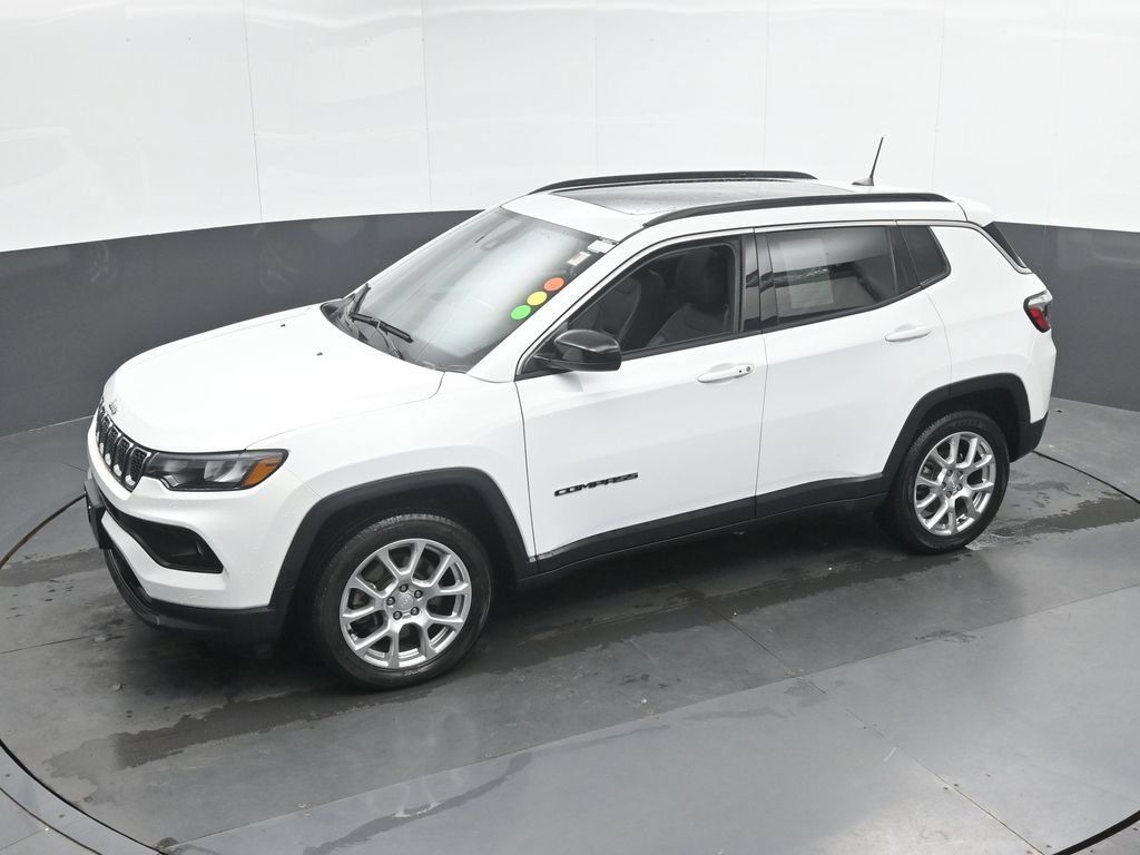 Used 2023 Jeep Compass Latitude w/ Sun and Sound Group AWD/4WD image 37