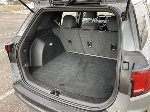 Used 2025 GMC Terrain Elevation image 22