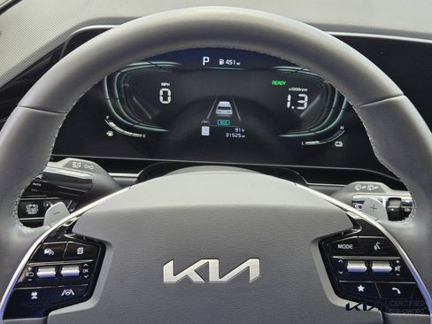 Certified 2024 Kia Niro EX FWD image 31