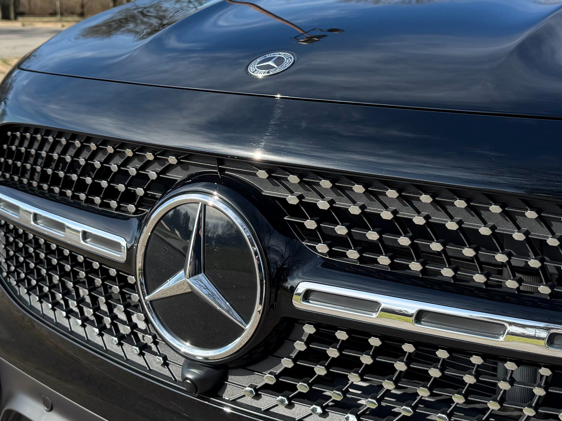 Used 2025 Mercedes-Benz GLB 250 w/ AMG Night Package image 79