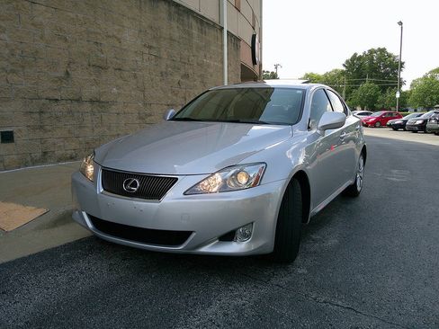 Used 2008 Lexus IS 250 AWD image 2
