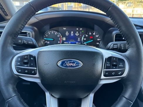 Used 2023 Ford Explorer XLT w/ Equipment Group 202A image 25