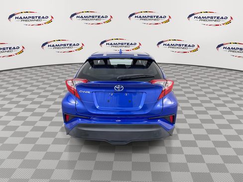 Used 2021 Toyota C-HR XLE image 7