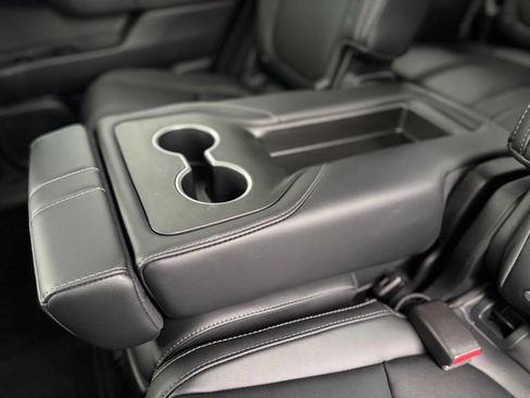 Used 2024 Honda Pilot Touring image 18