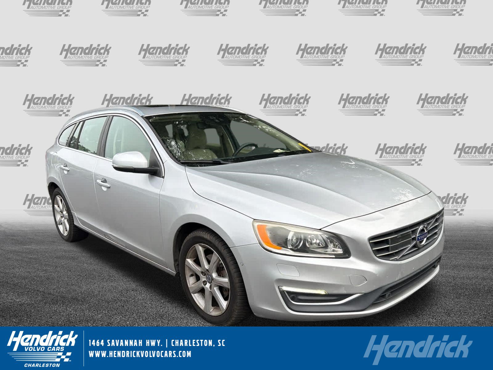 Used 2016 Volvo V60 T5 Platinum FWD image 1