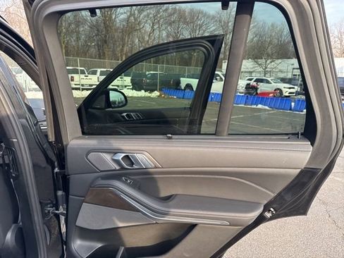 Used 2021 BMW X5 xDrive40i w/ M Sport Package image 32
