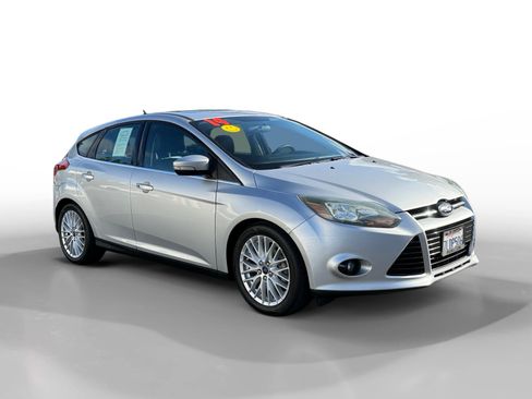 Used 2014 Ford Focus Titanium FWD image 7