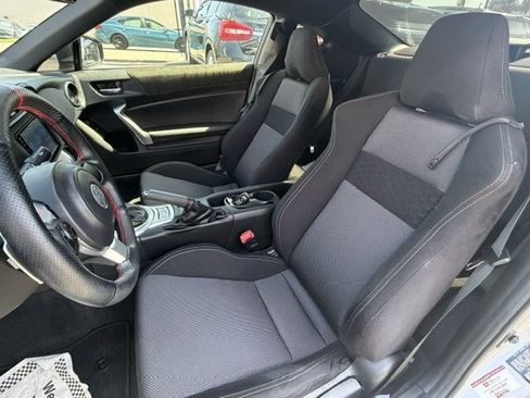 Used 2020 Toyota 86 RWD image 10