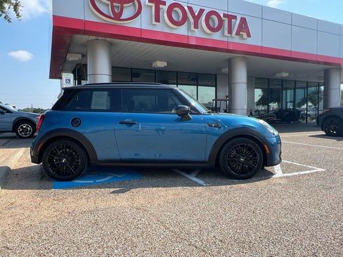 Used 2022 MINI Cooper S w/ Premium Package image 6