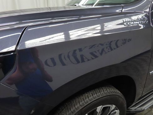 Used 2025 Chevrolet Tahoe High Country AWD/4WD image 57