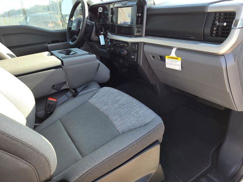 Used 2025 Ford F350 XLT image 9