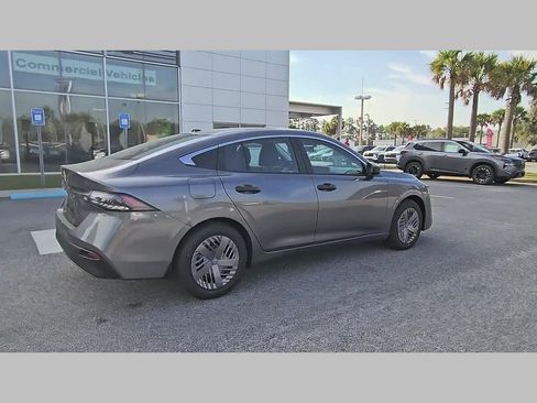 New 2026 Nissan Sentra S w/ S Cold Weather Package FWD image 32