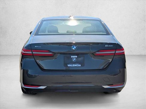 Used 2025 BMW 540i xDrive image 7
