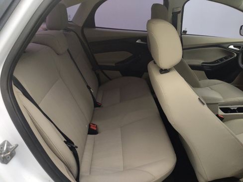 Used 2018 Ford Focus SE FWD image 19