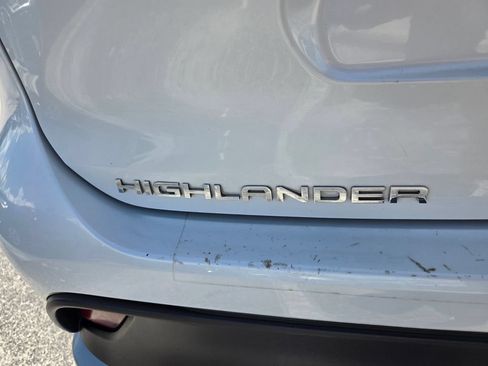 Used 2022 Toyota Highlander XSE FWD image 12