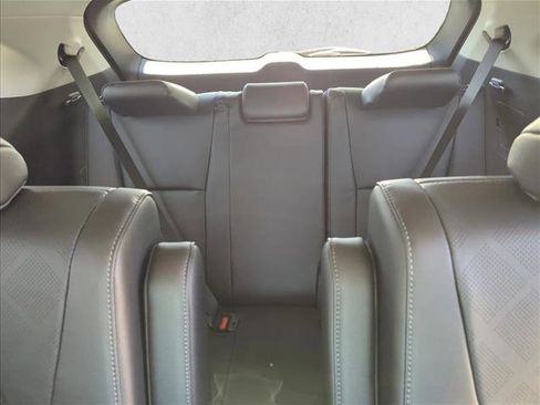 New 2026 Toyota Highlander Platinum AWD/4WD image 12