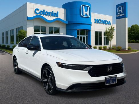 Used 2023 Honda Accord Sport image 9