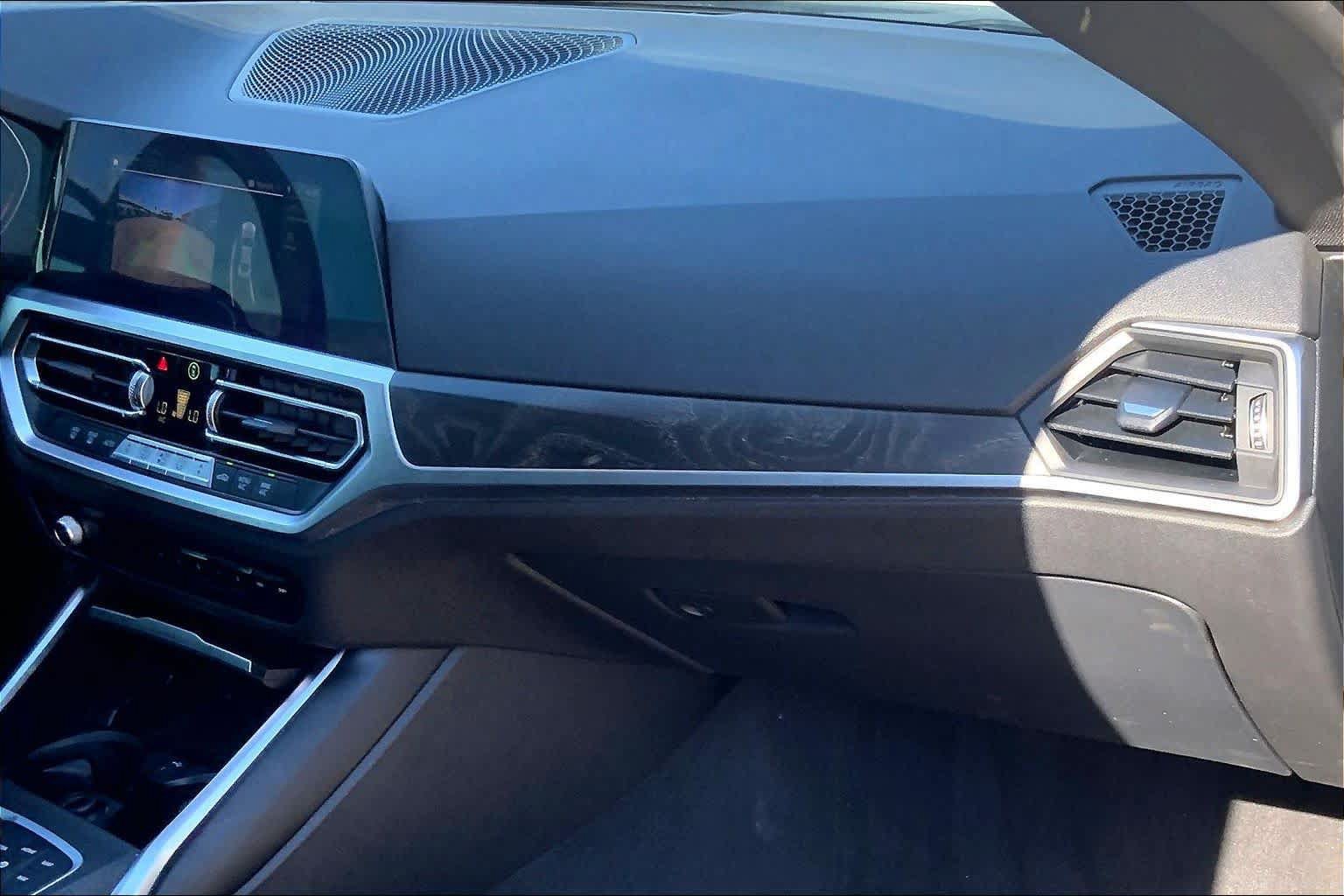 Used 2023 BMW 430i Coupe w/ Convenience Package RWD image 17