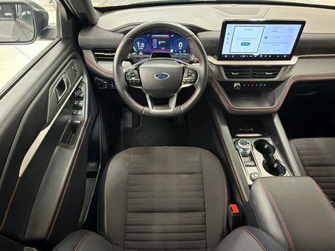Certified 2025 Ford Explorer ST-Line w/ ST-Line Street Pack AWD/4WD image 29