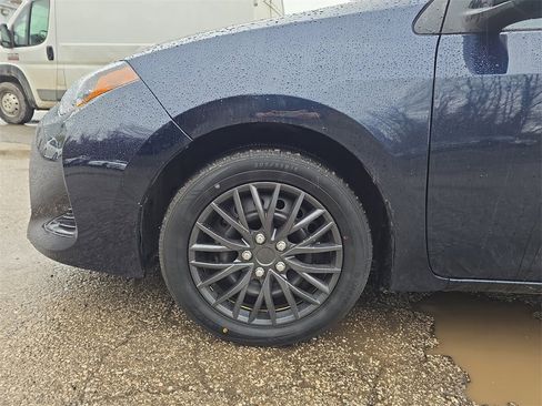 Used 2019 Toyota Corolla LE w/ Carpet Mat Package (TMS) image 8