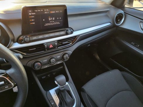 Used 2024 Kia Forte LXS w/ LXS Technology Package image 18