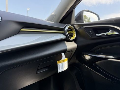 New 2025 Chevrolet Trax LT w/ Driver Confidence Package image 28