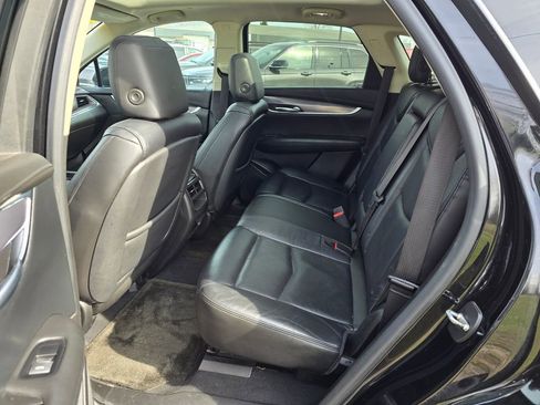 Used 2017 Cadillac XT5 Luxury image 9