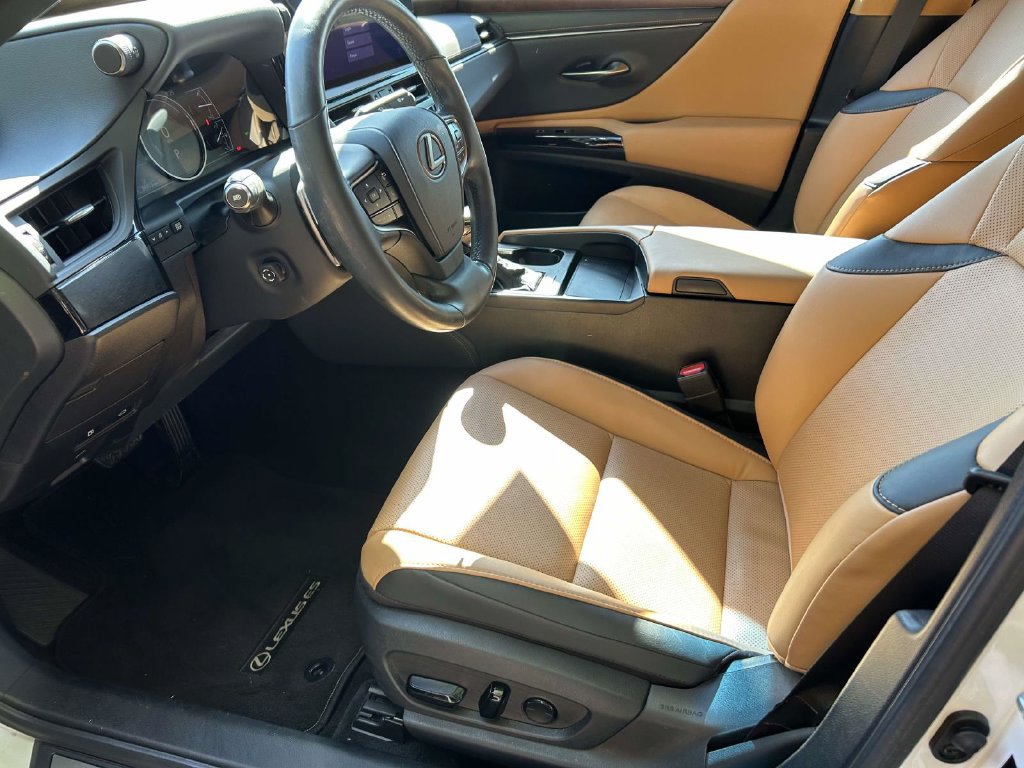 Used 2023 Lexus ES 300h w/ Premium Package FWD image 12