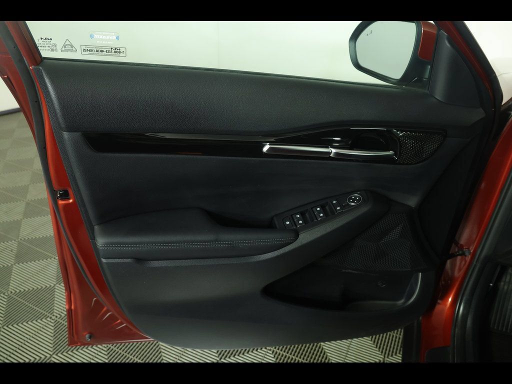 Used 2024 Kia Seltos S AWD/4WD image 19