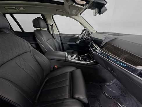 Used 2023 BMW X7 xDrive40i image 50