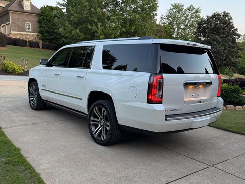 Used 2017 GMC Yukon XL Denali w/ Open Road Package AWD/4WD image 11