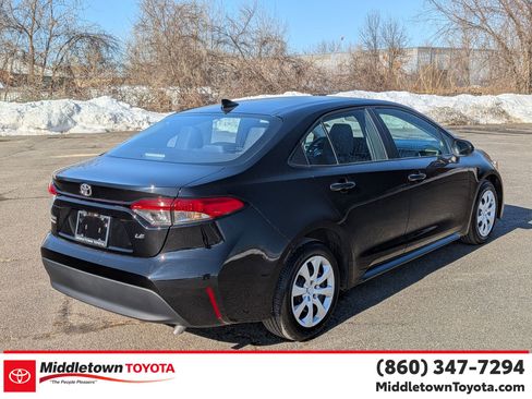 Certified 2025 Toyota Corolla LE image 3