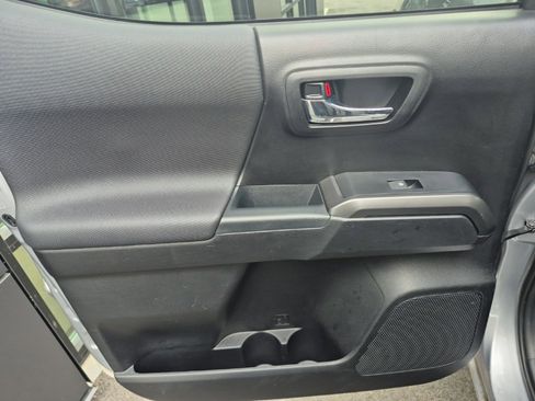 Used 2021 Toyota Tacoma TRD Off-Road image 13