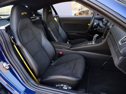 Used 2022 Porsche 718 Cayman GT4 image 24