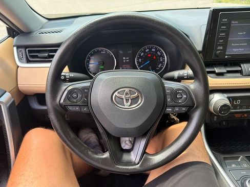 Used 2022 Toyota RAV4 LE AWD/4WD image 27