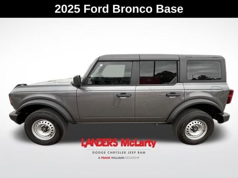 Used 2025 Ford Bronco 4-Door AWD/4WD image 3