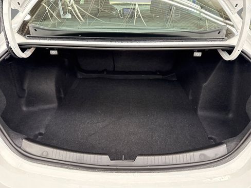 Used 2025 Chevrolet Malibu LT image 11