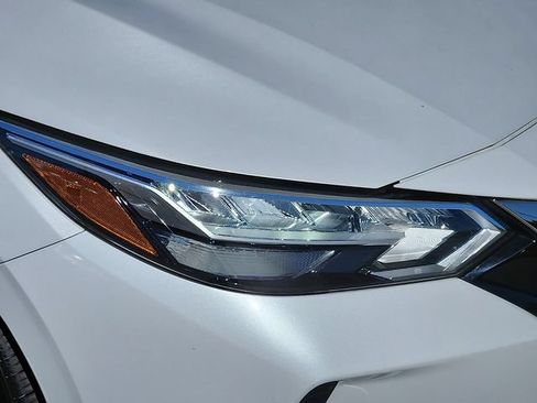 Certified 2023 Nissan Sentra SR w/ Trunk Package FWD image 9