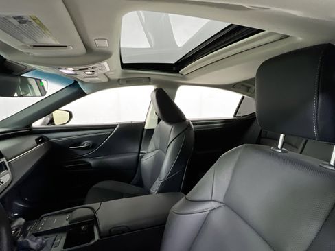 Used 2022 Lexus ES 350 w/ Premium Package image 21
