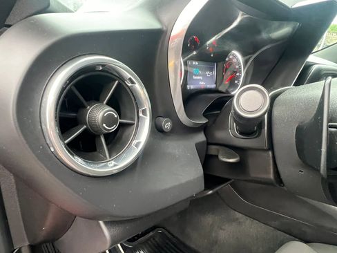 Used 2016 Chevrolet Camaro LT RWD image 15